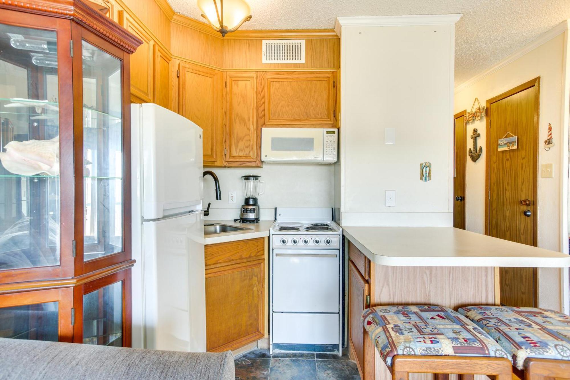 Galveston Retreat With Balcony And Gulf Views! Apartment Exterior photo