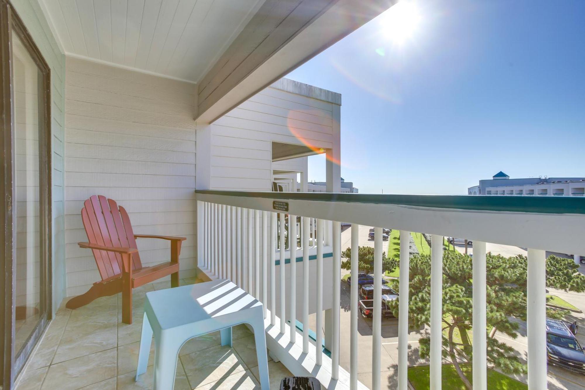 Galveston Retreat With Balcony And Gulf Views! Apartment Exterior photo